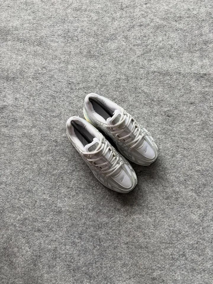P-6000 white