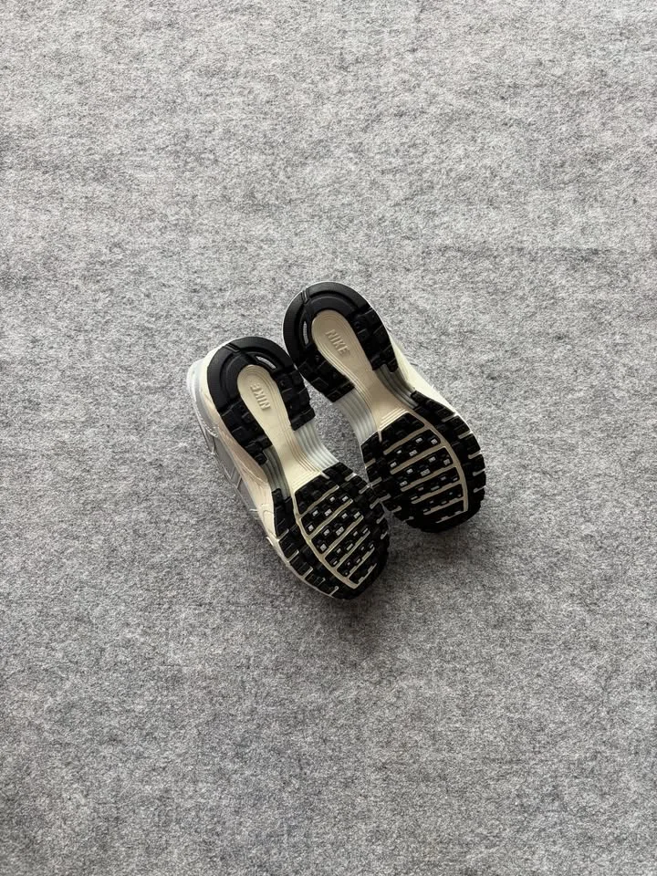 P-6000 white