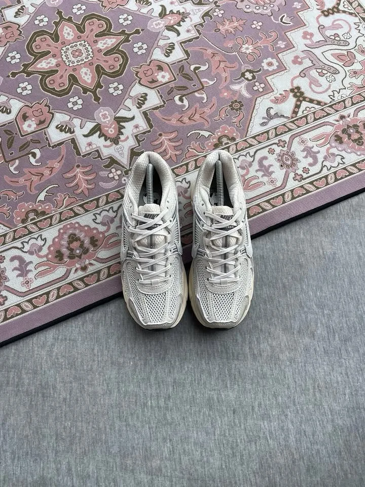 Nike Air Zoom Vamero 5 Platinum