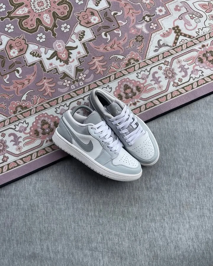 Nike Air Jordan 1 Low White Wolf gray