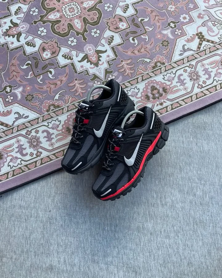 Nike Zoom Vamero 5 Black Metallic University Red