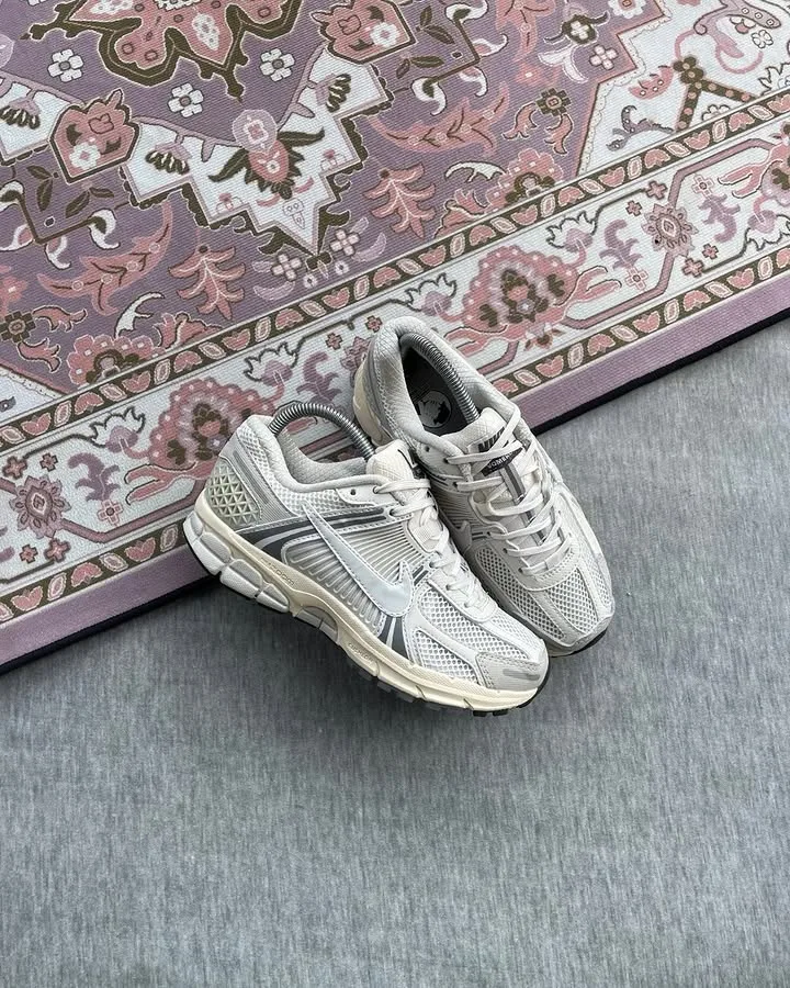 Nike Zoom Vamero 5 Platinum Tint Photon Dusk