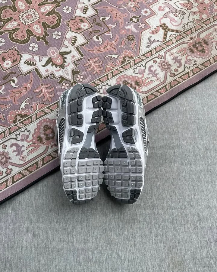 Nike Zoom Vamero 5