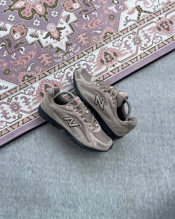 New Balance 204L Taupe