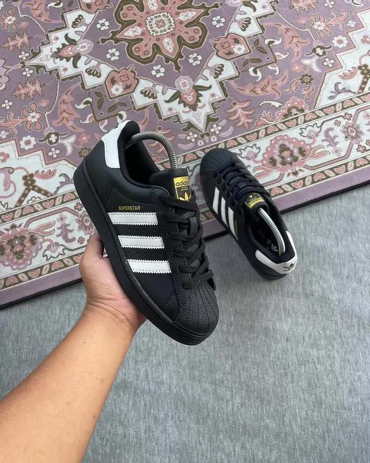 Adidas Superstar black white