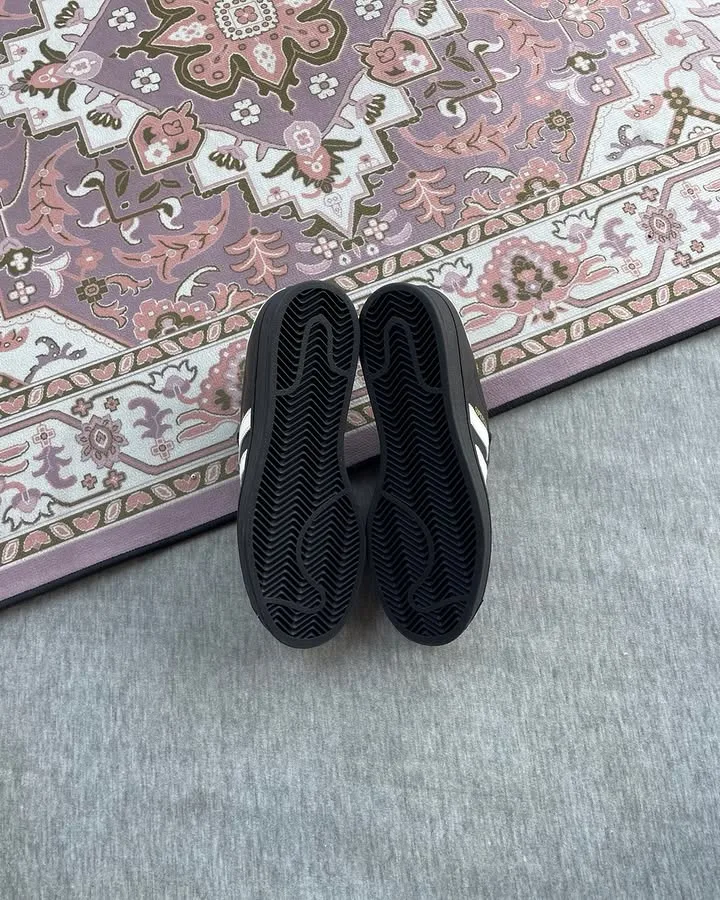 Adidas Superstar black white