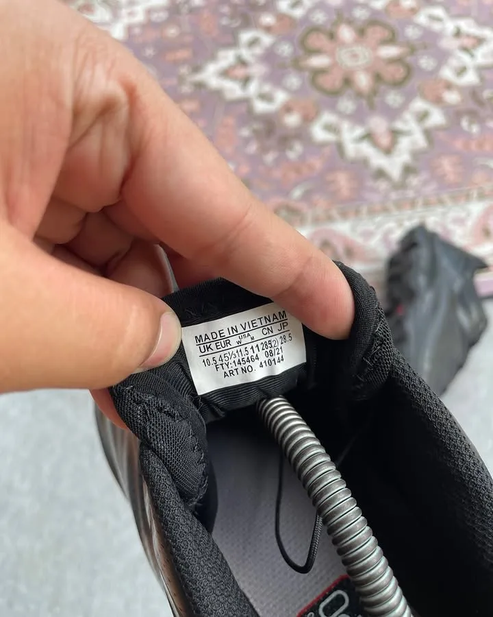 Salomon XT-6 triple black