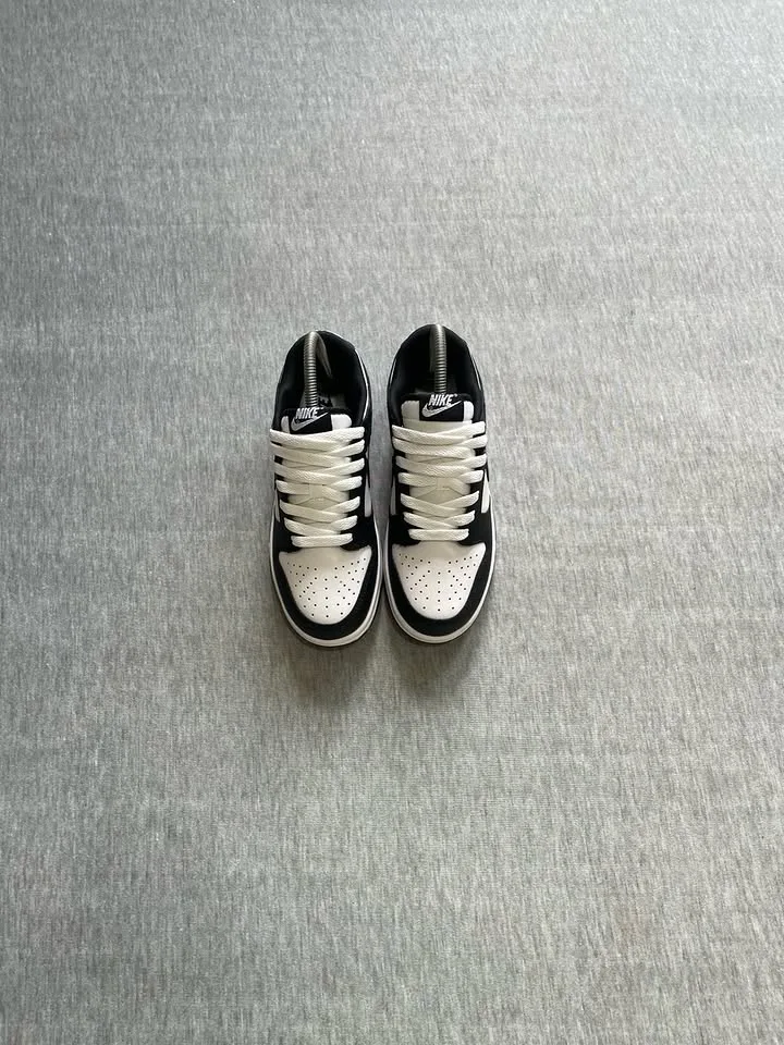Nike dunk panda low
