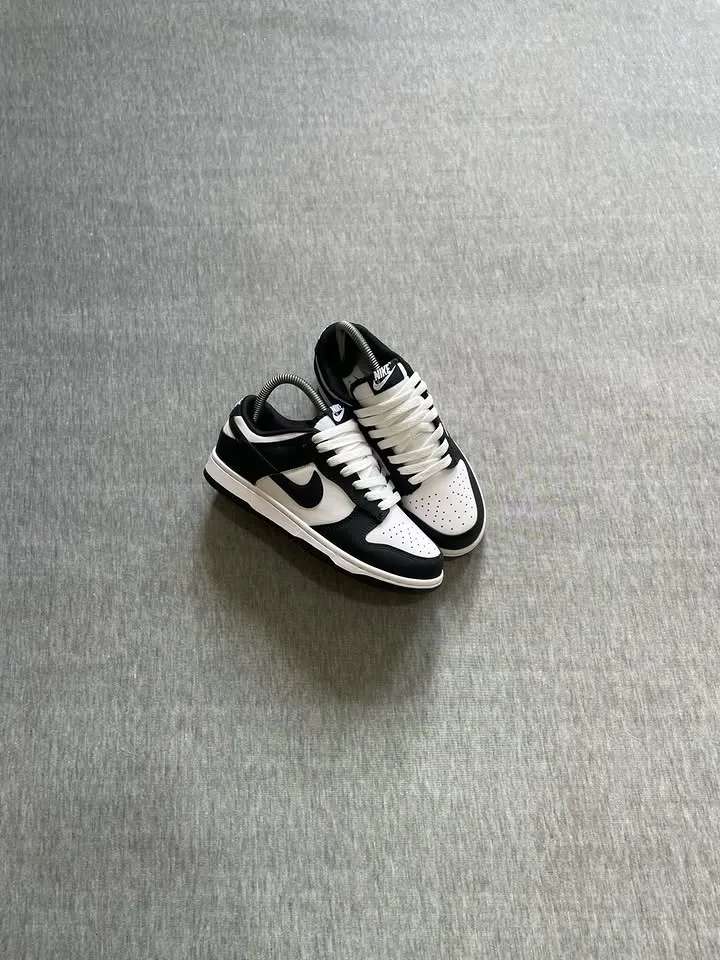 Nike dunk panda low