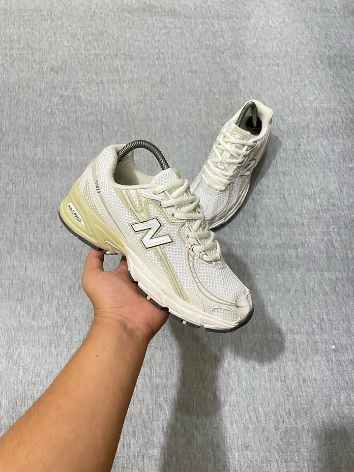 New Balance 740