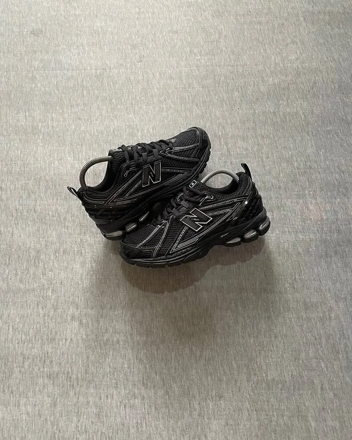 New Balance 1906R