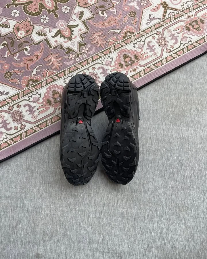 Salomon XT-6 triple black