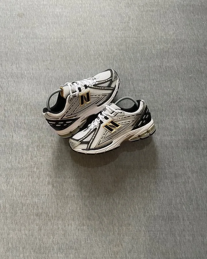 New Balance 1906R