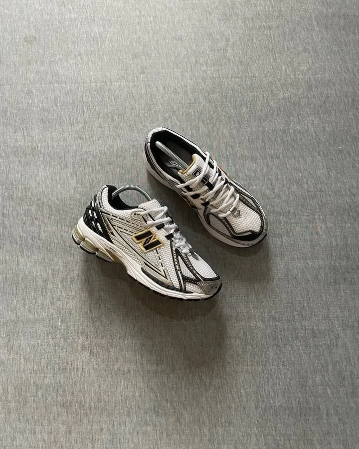 New Balance 1906R