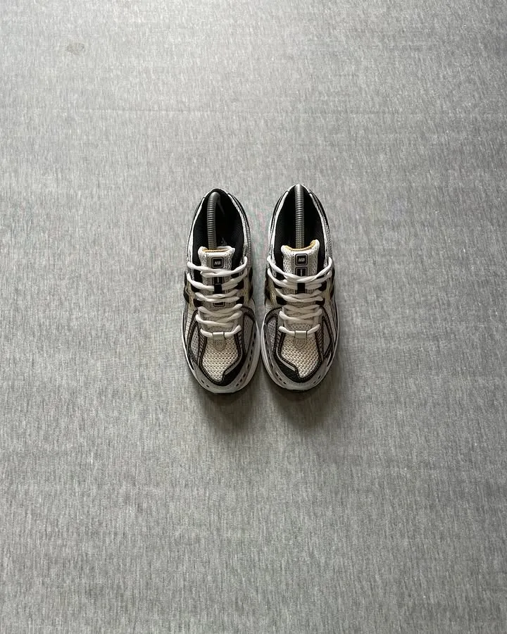 New Balance 1906R