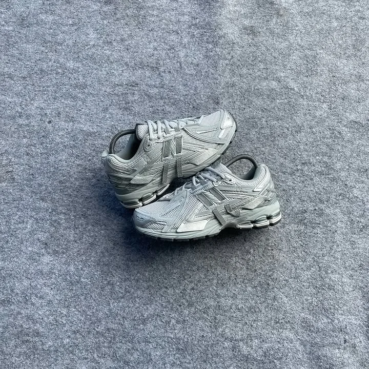 New Balance 1906R