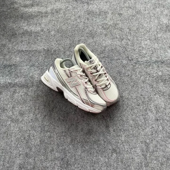 New Balance 740