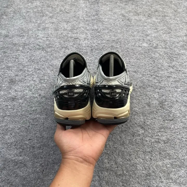 New Balance 1906L
