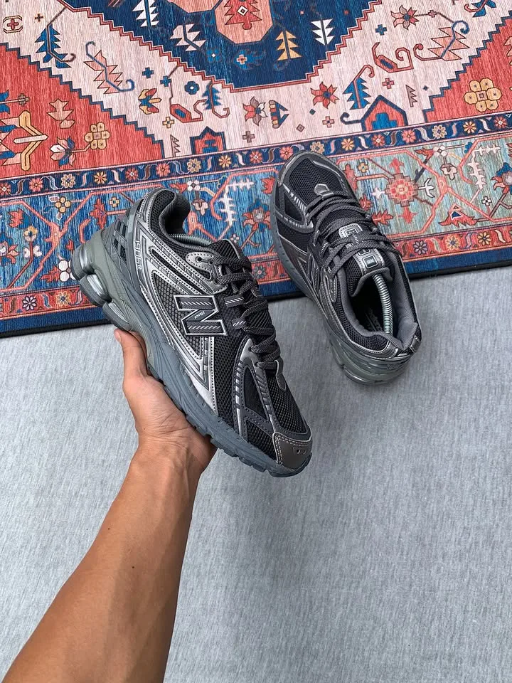 New Balance 1906R Black Silver