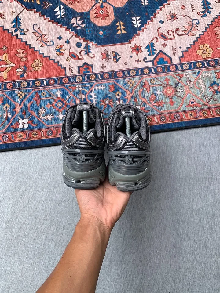 New Balance 1906R Black Silver