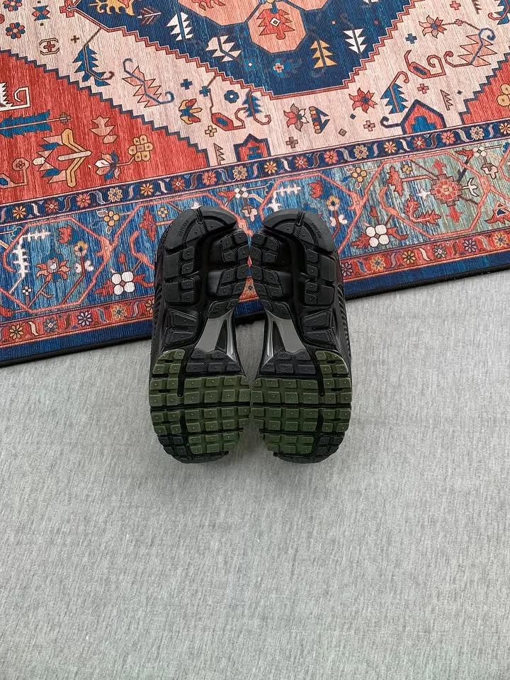 Nike Zoom Vomero 5 Black