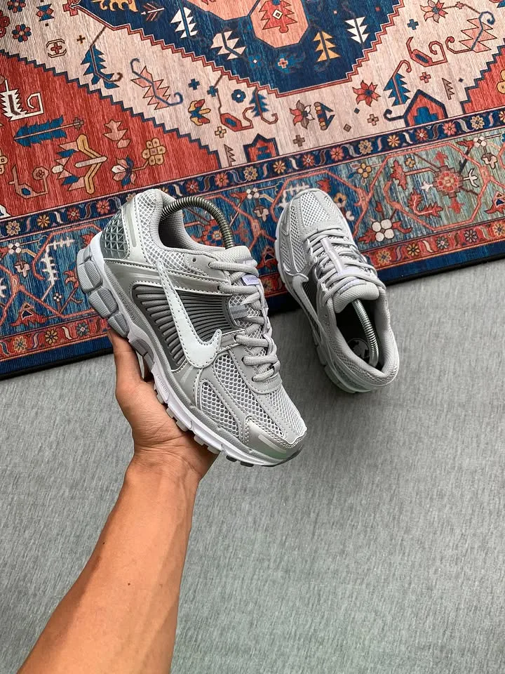 Nike Zoom Vomero 5 Wolf Gray