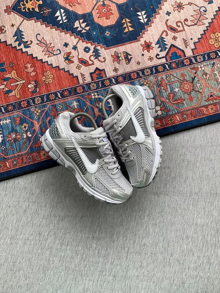 Nike Zoom Vomero 5 Wolf Gray