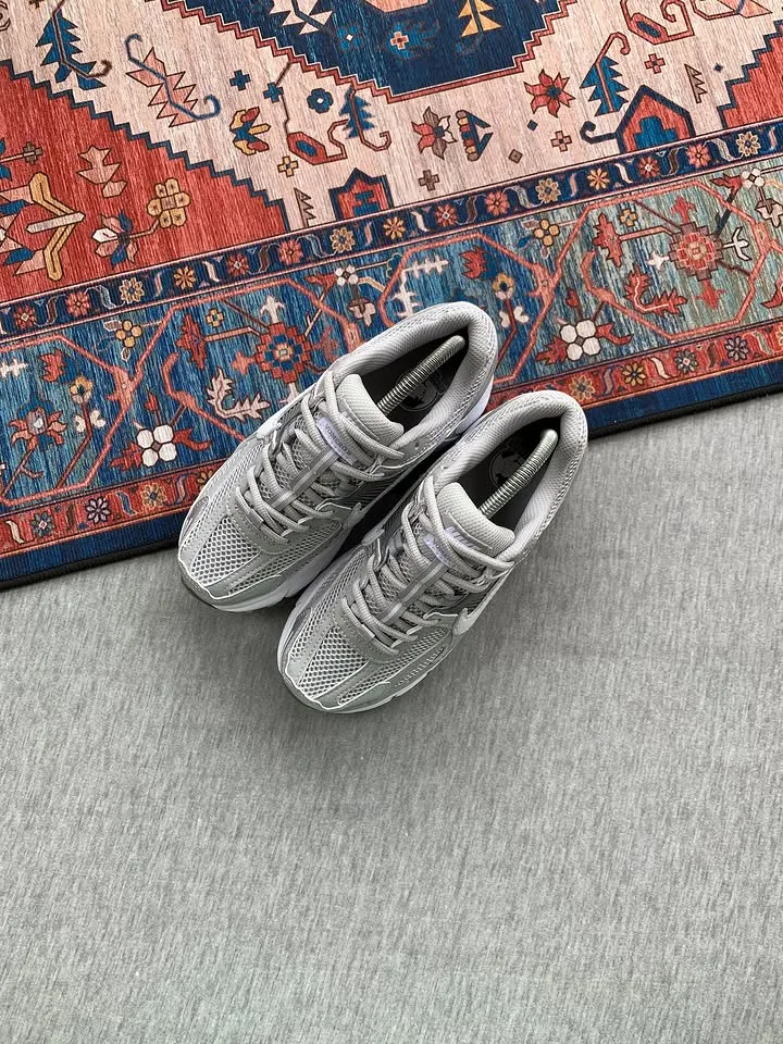 Nike Zoom Vomero 5 Wolf Gray