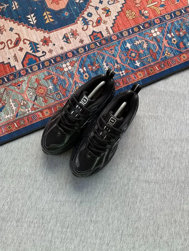 New Balance 1906R Black Silver metallic
