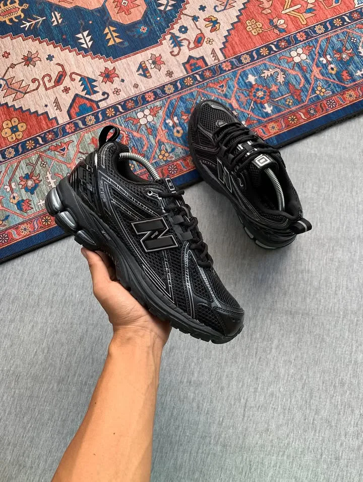 New Balance 1906R Black Silver metallic