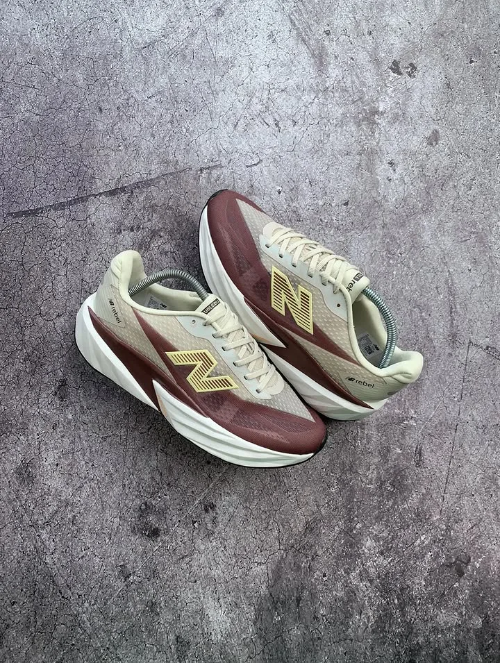 New Balance FuelCell v5 Beige brown