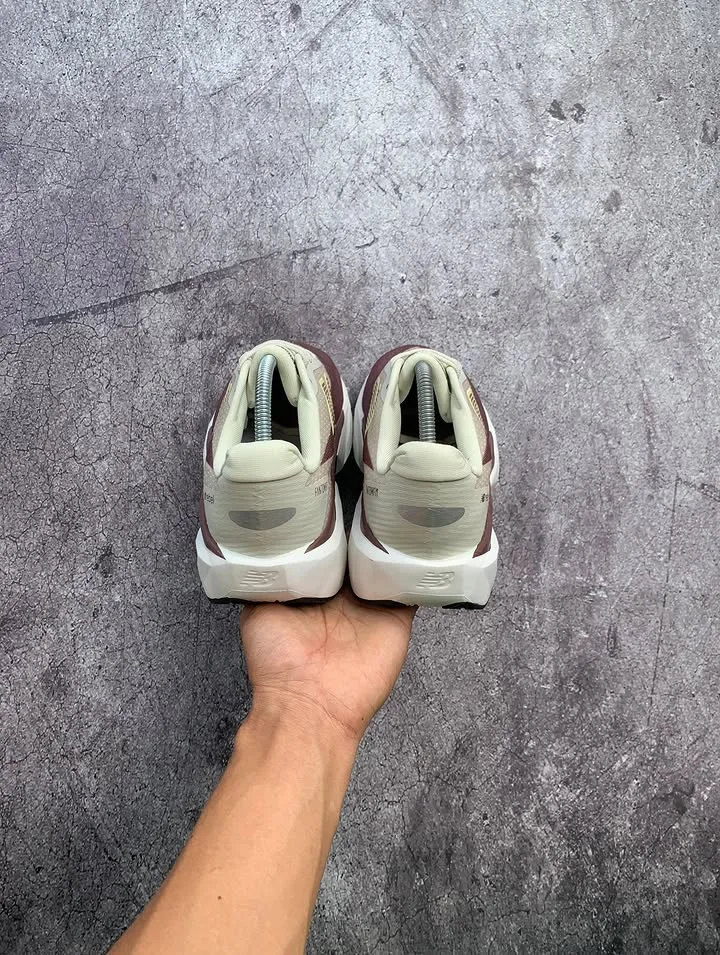 New Balance FuelCell v5 Beige brown