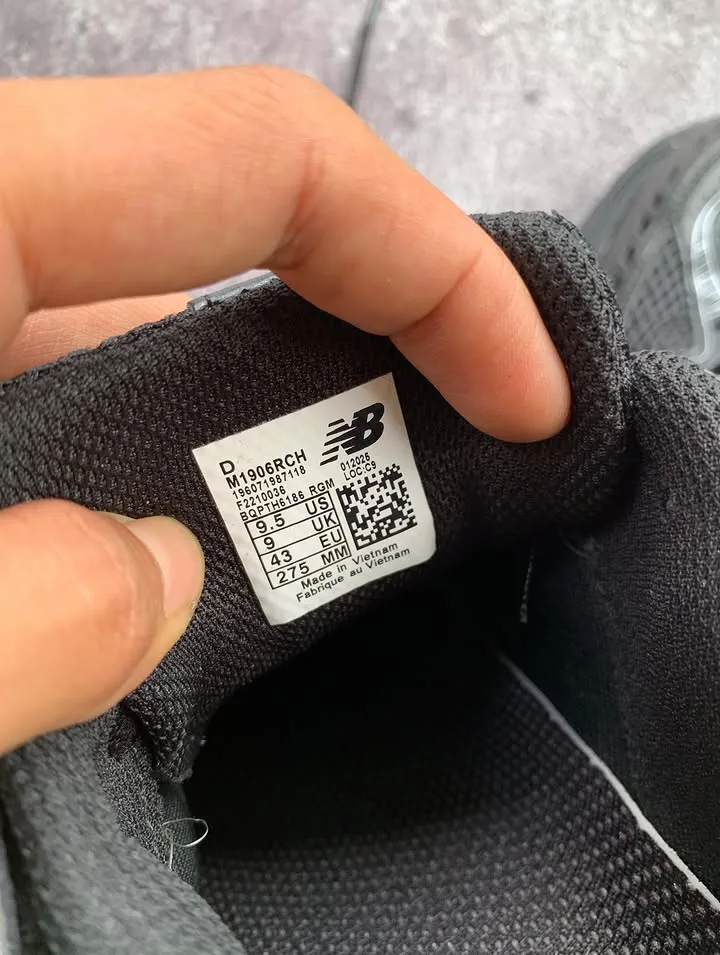 New Balance 1906R Black Silver metallic