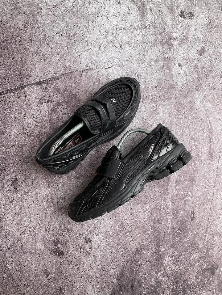 New Balance 1906L Loafer Triple black