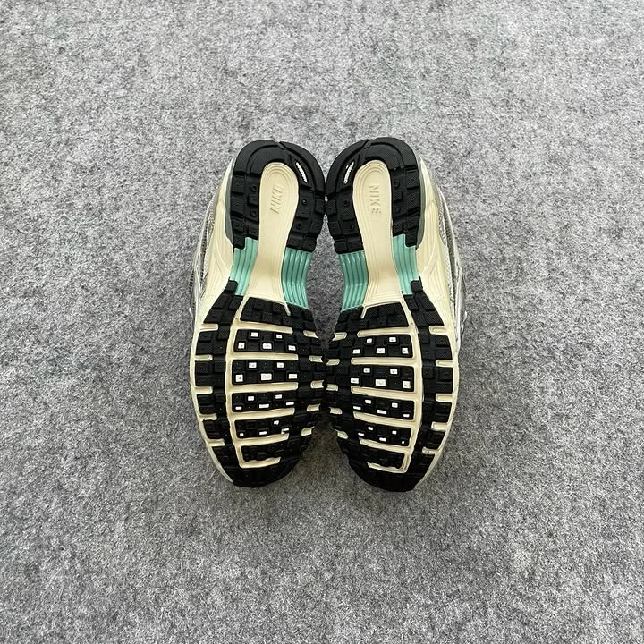 Nike p6000