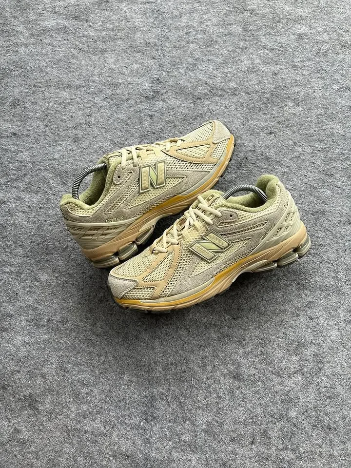 New balance 1906r Auralee