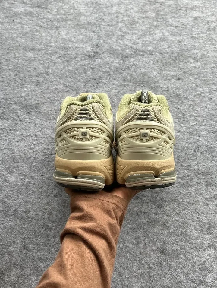 New balance 1906r Auralee