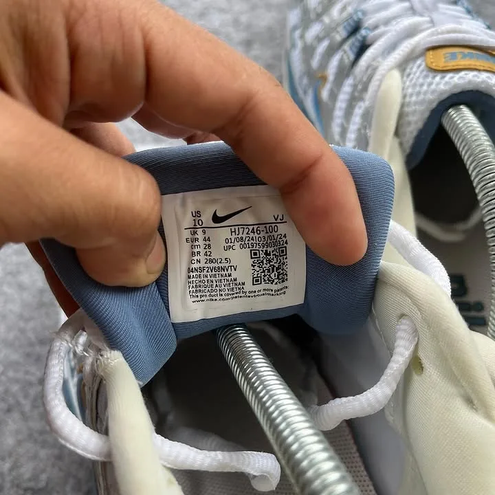 Nike P-6000 silver white blue