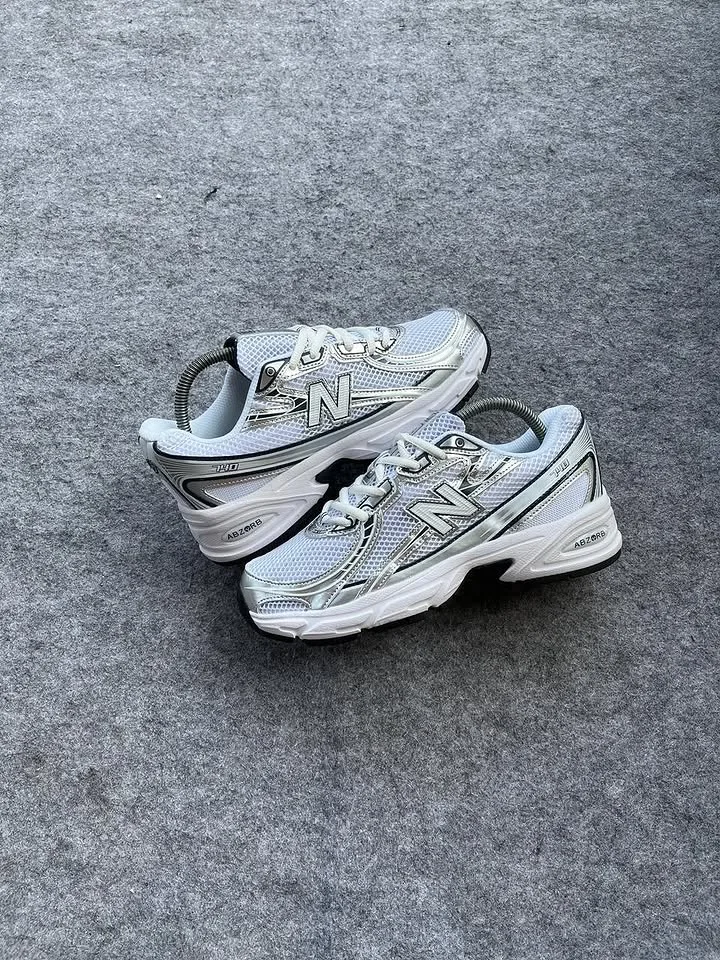 New Balance 740 Silver Navy