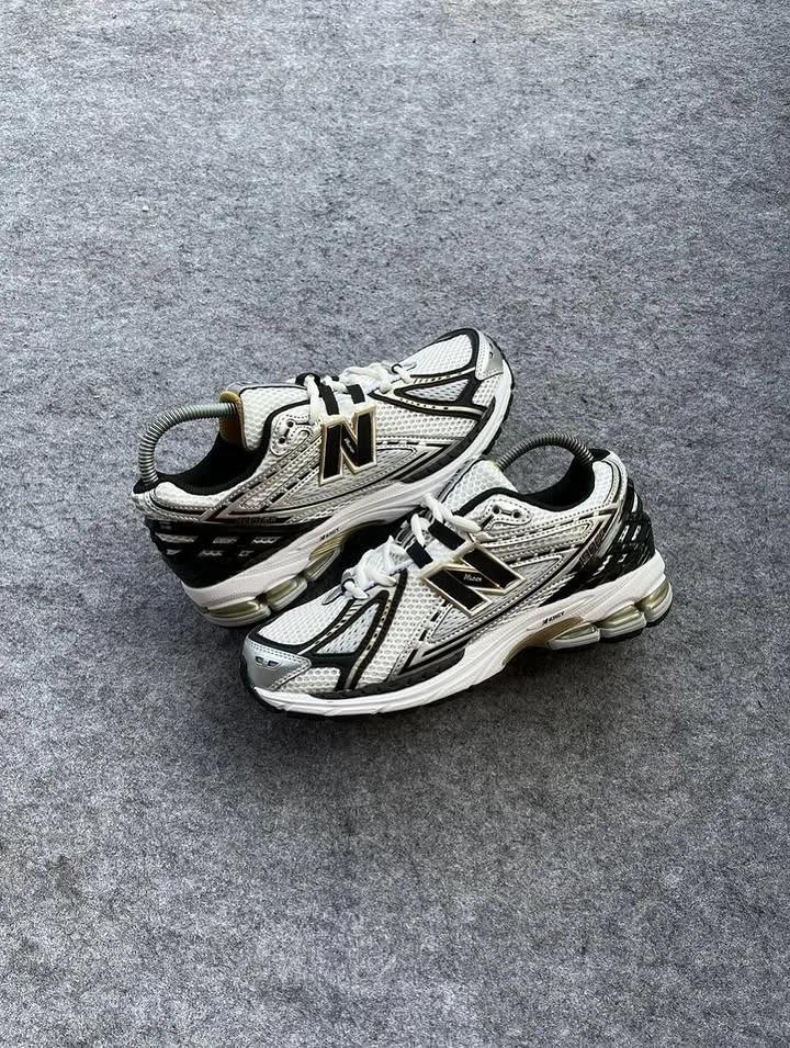 New Balance  1906r Black White Gold