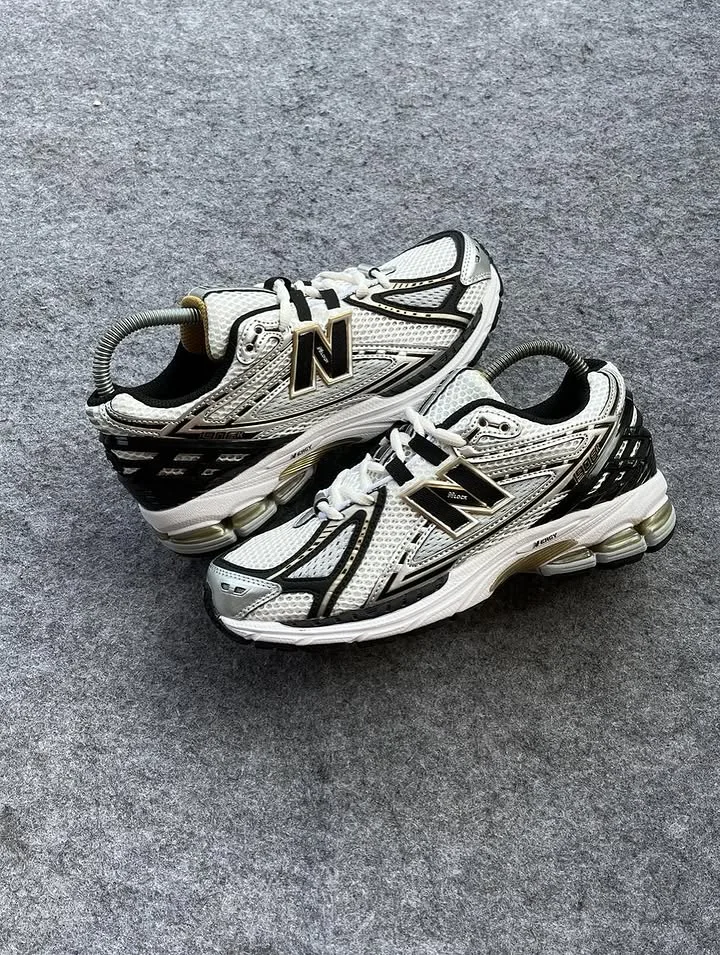 New Balance  1906r Black White Gold