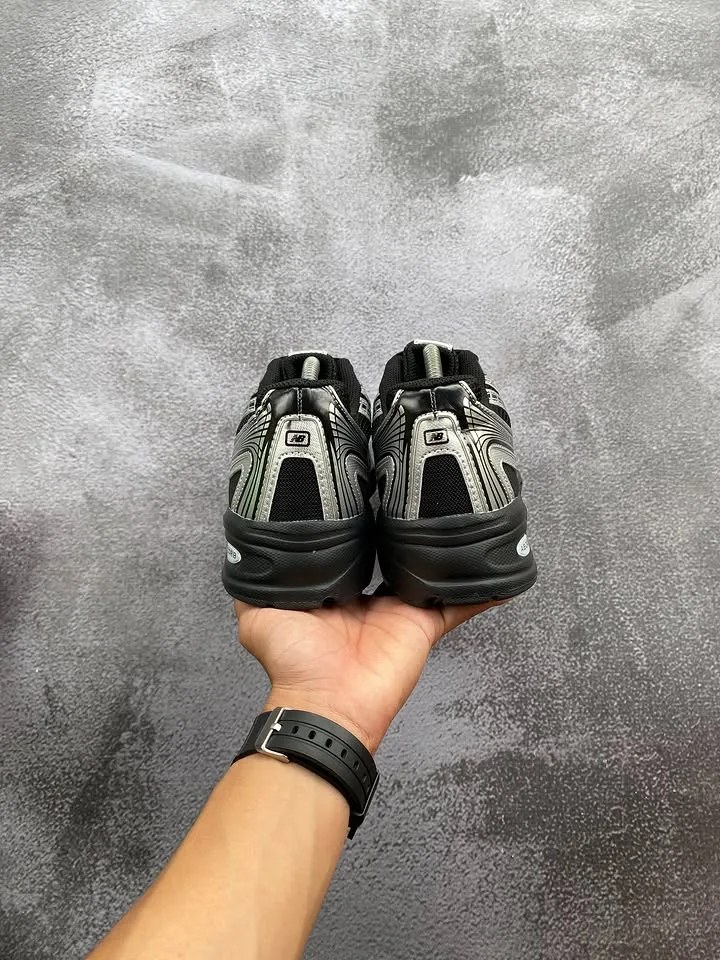 New Balance 740 Black Silver