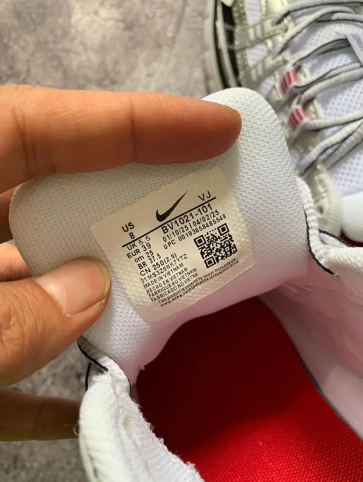 Nike P-6000 Varsity Silver Red