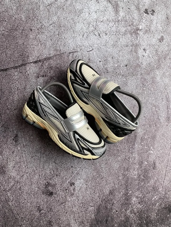 New Balance 1906L Loafer Silver cream black