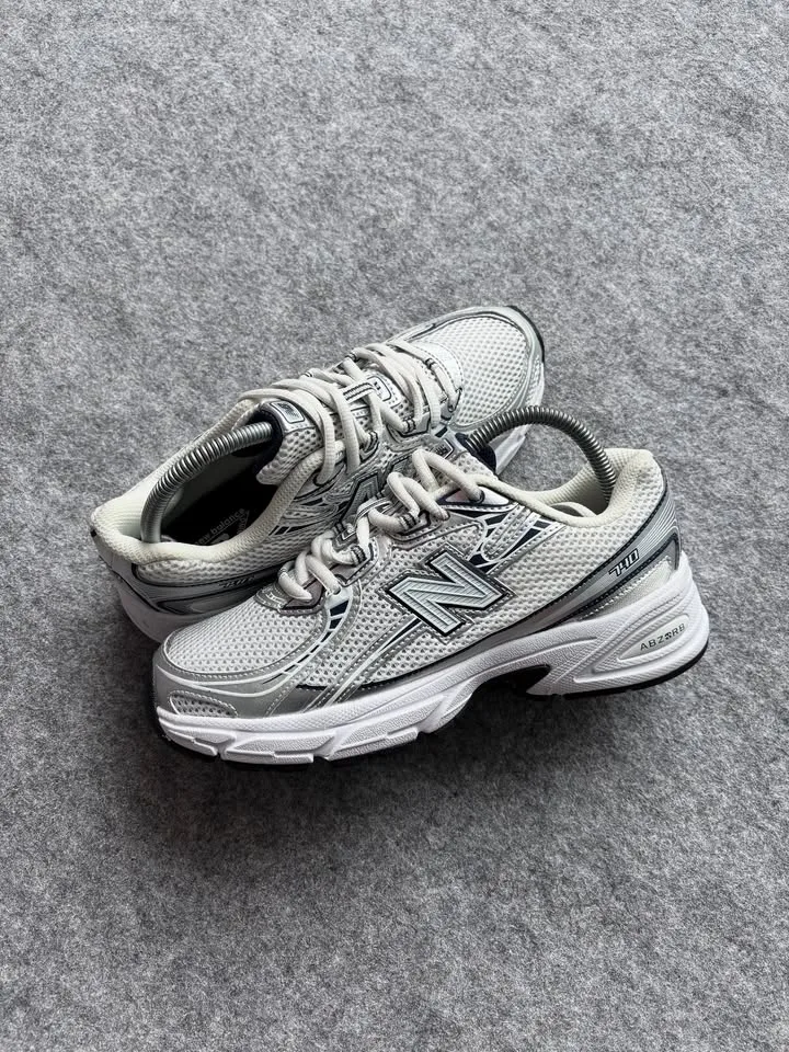 New balance 740