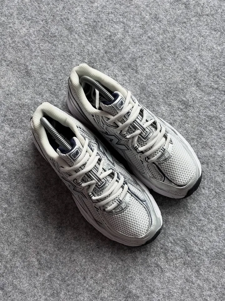 New balance 740