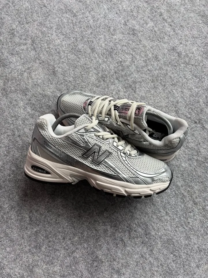 New balance 740