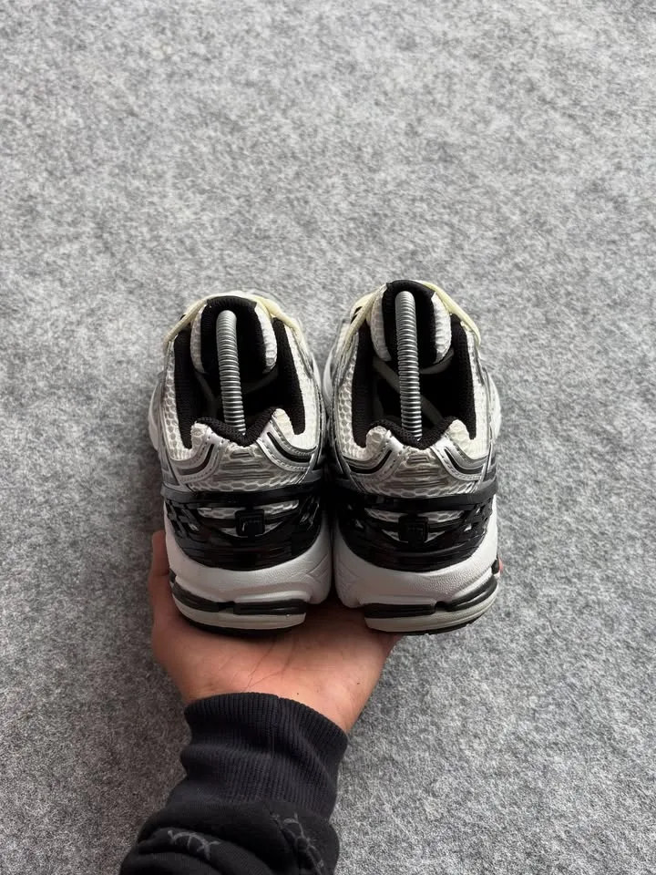 New balance 1906R