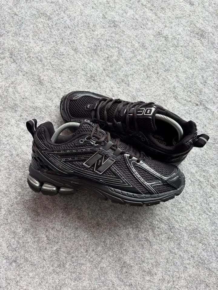 New balance 1906R