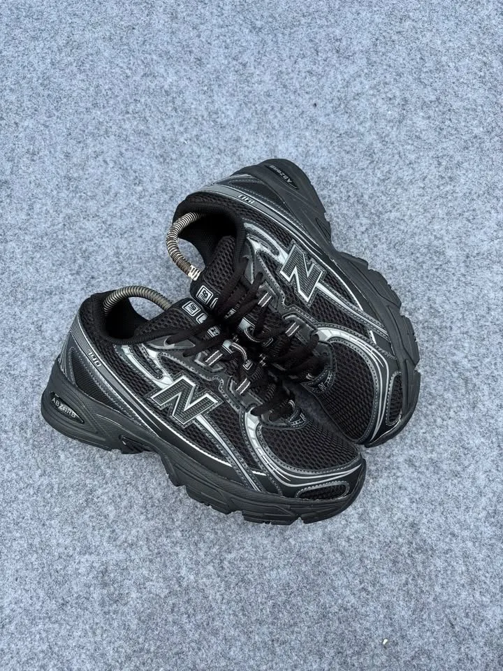 New balance 740
